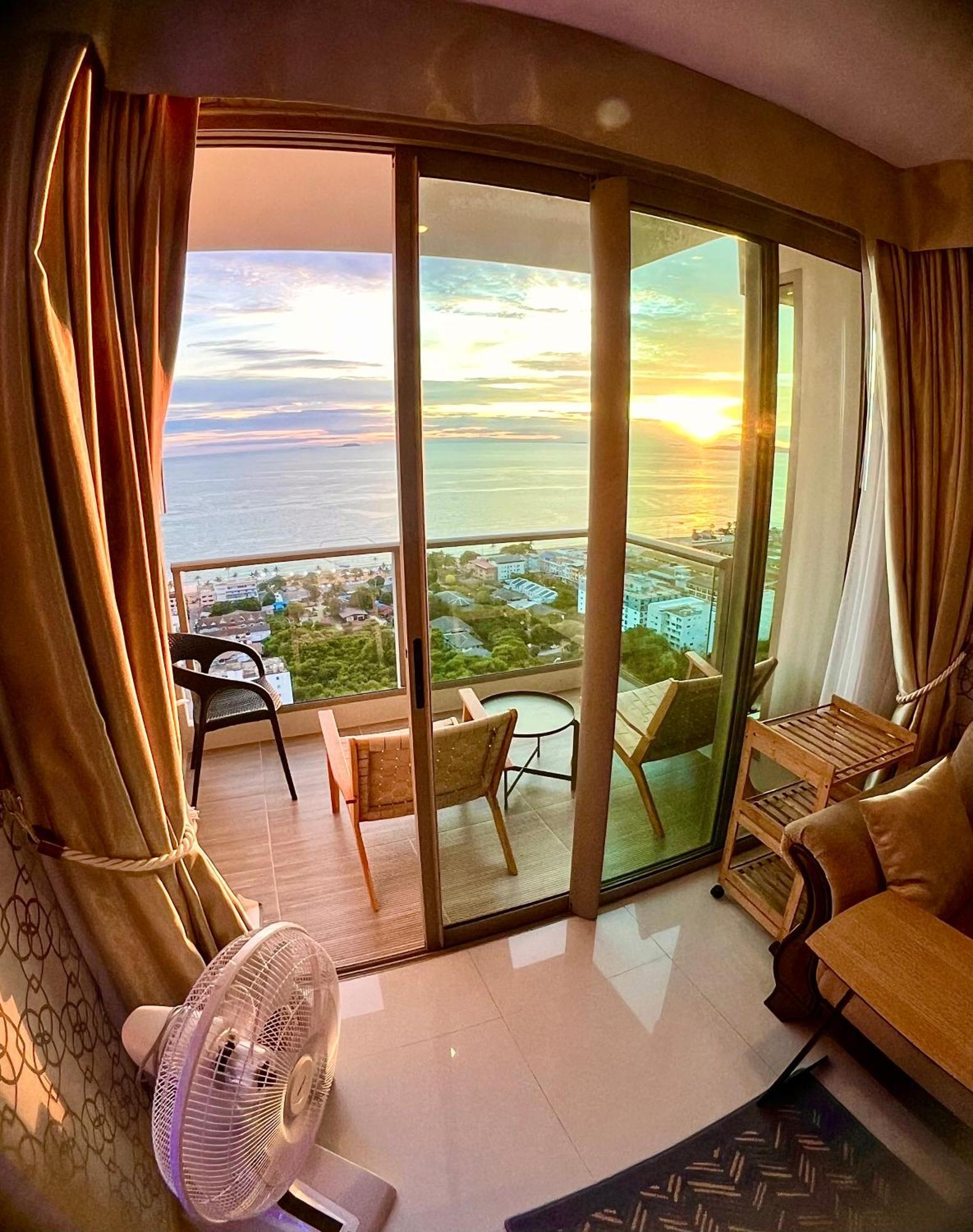 Luxsl Luxury Style Of Life 6 Leilighet Haat Jomtien Eksteriør bilde